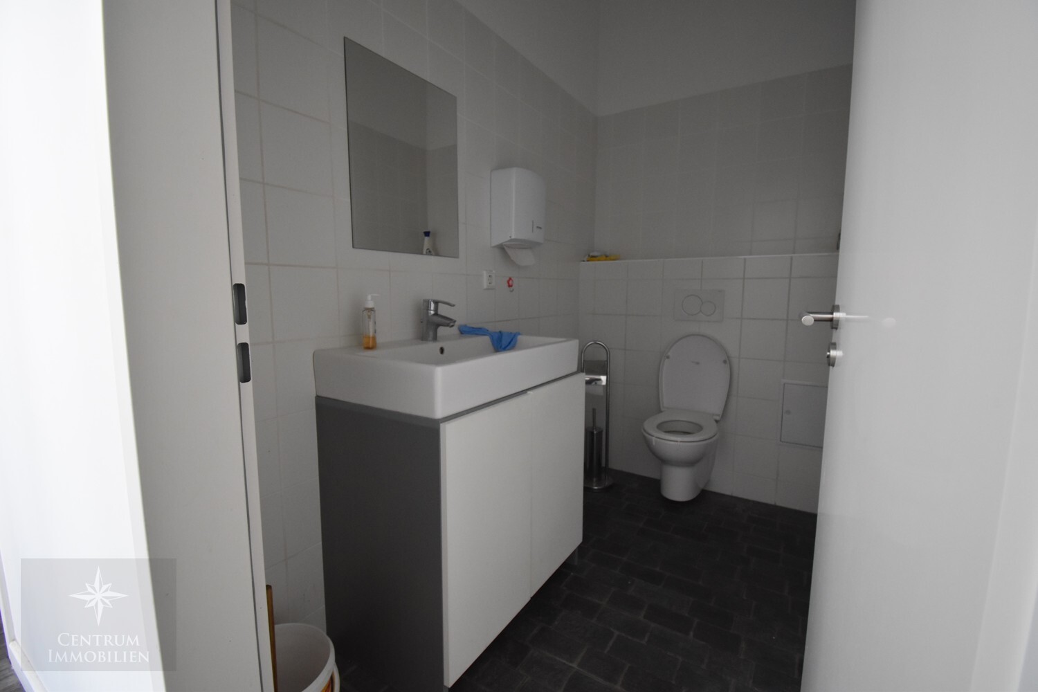 Top-Preis! Bürofläche mit Aufzug in 1A-Lage – Kaiserstraße 68
