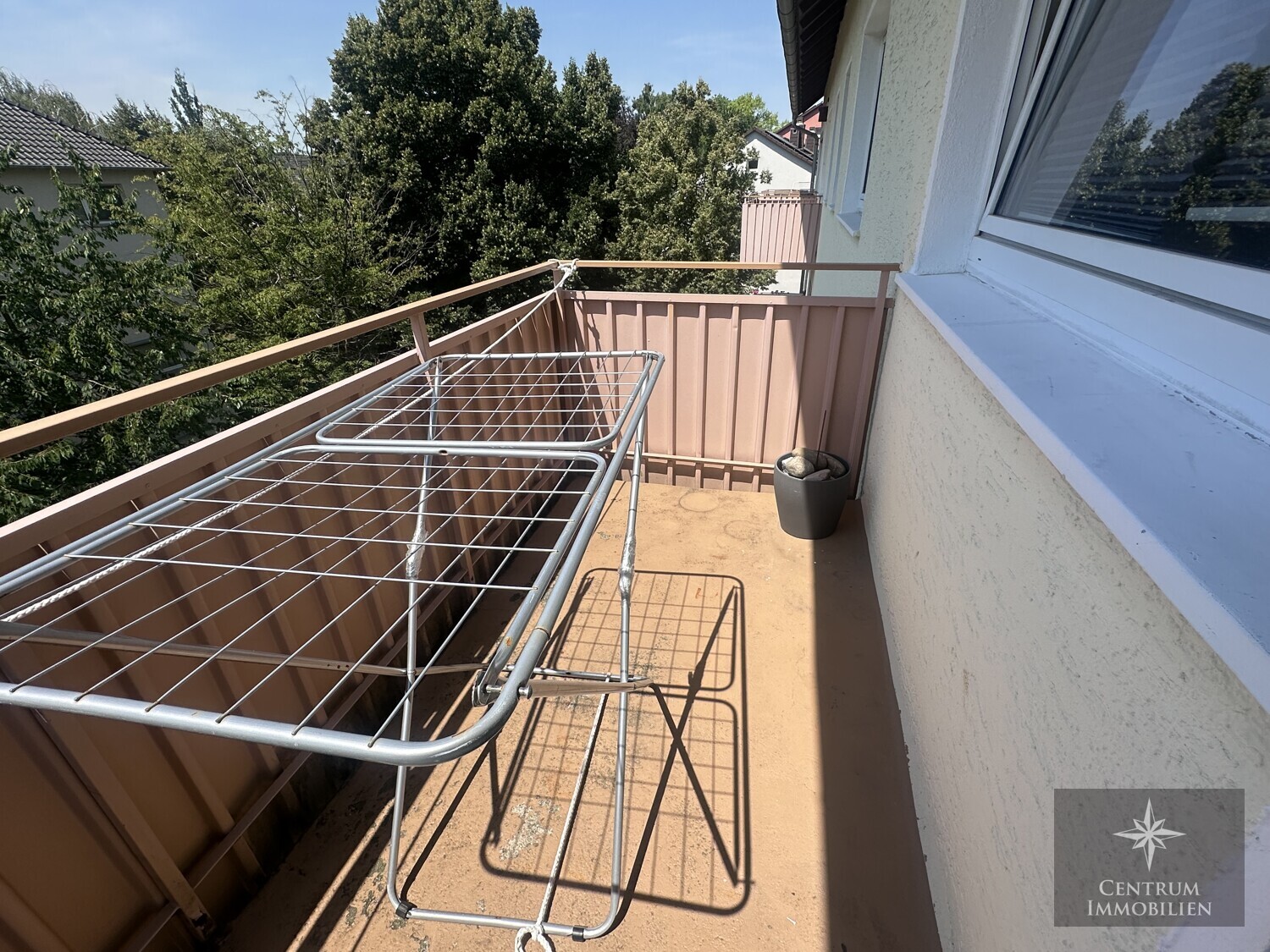 Balkon - Renovierte 2-Zimmer-Wohnung in Frankfurt-Rödelheim