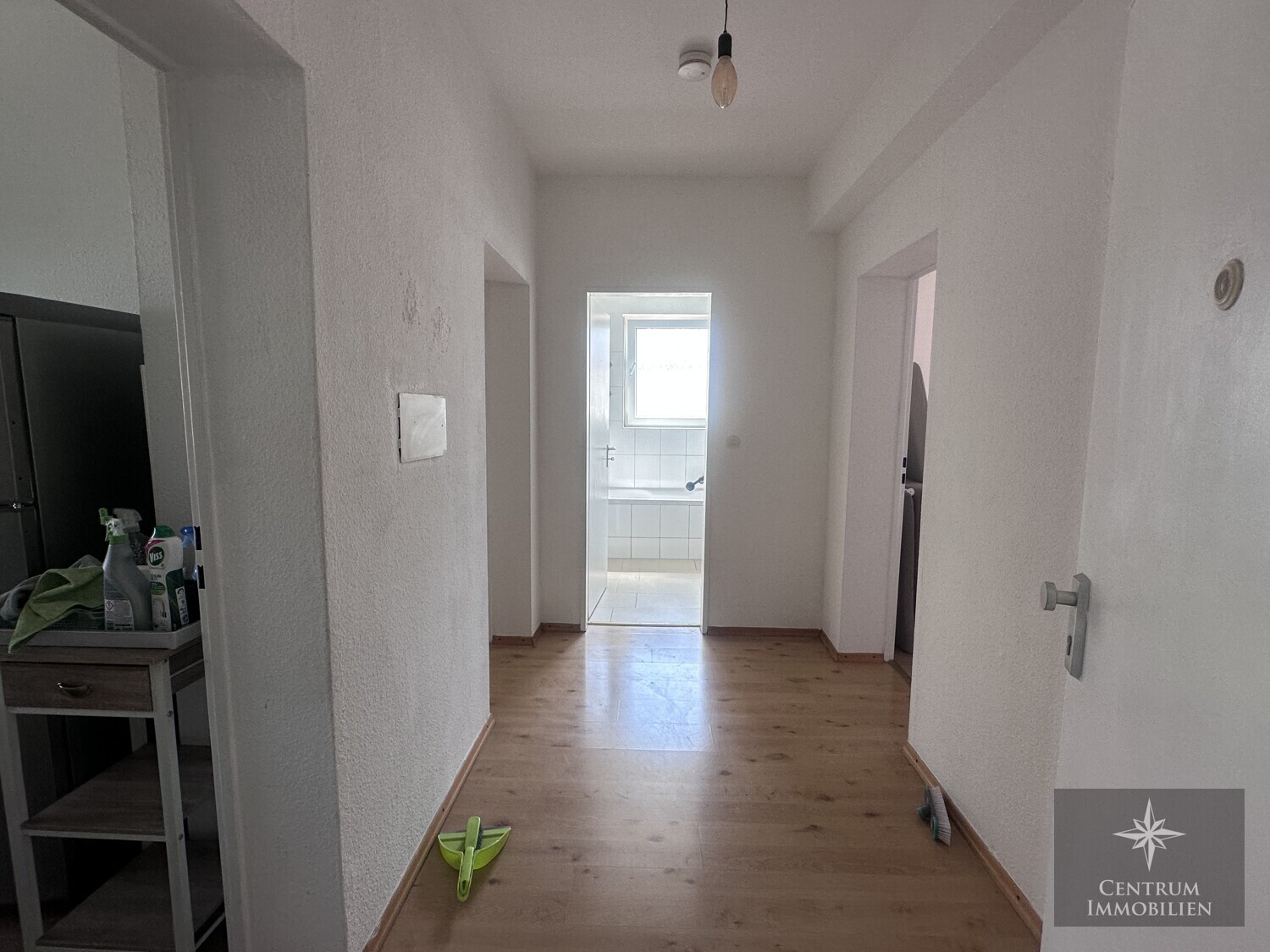Flur - Renovierte 2-Zimmer-Wohnung in Frankfurt-Rödelheim